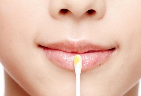 油性皮肤最爱脱妆像大花脸,2个不脱妆的小妙招收好喽