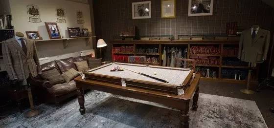 霓裳影｜还穿成衣？NoNoNo，西装还是定制的好