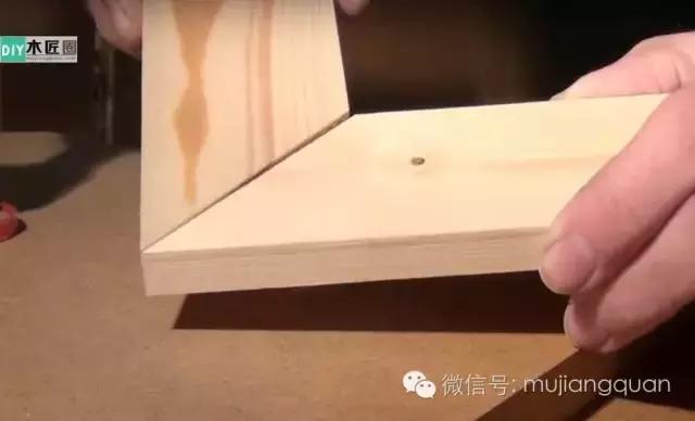 不一样的榫卯,一个能拼接,也能加固木板的蝴蝶榫