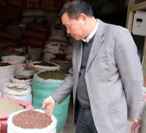 调味品老板的困惑：改变自己命运的生意，该交给谁接班？