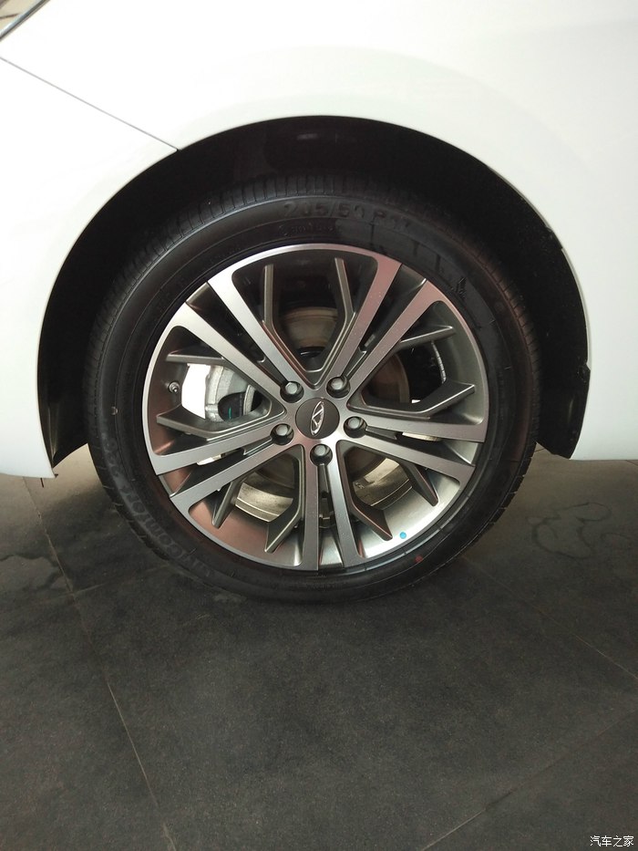 帝豪和艾瑞泽5哪个值得购买,艾瑞泽5和帝豪哪个适合购买