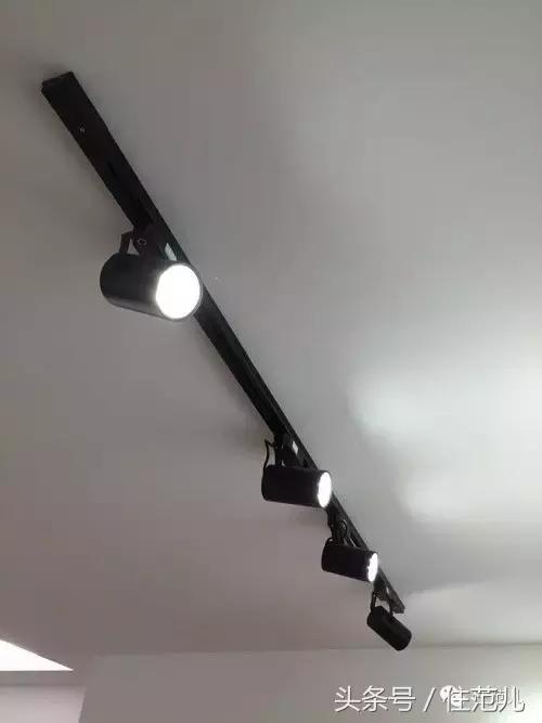 射灯可以当全屋照明么,吸顶灯快掉下来了