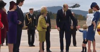 这姑娘太阳光，她照亮了英国王室