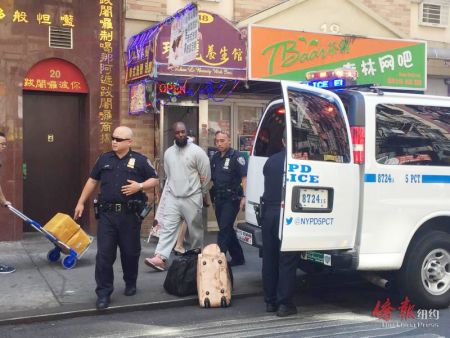 纽约男子屡次大闹华人网吧老板娘忍无可忍报警