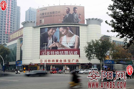 门头牌匾展开了专项整治,王官庄街道开展门头牌匾整治行动