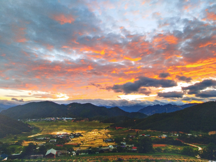 这个民族的祖先因战败被迫流离失所，却创造出世界上独一无二奇迹