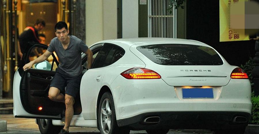 中国国足都开的什么车,国足分别开什么车