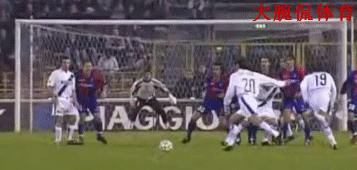 卡洛斯任意球弧线分析,任意球名场面卡洛斯