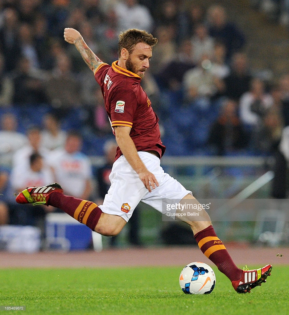 阿迪达斯足球球鞋测评,足球鞋选择nike还是阿迪达斯