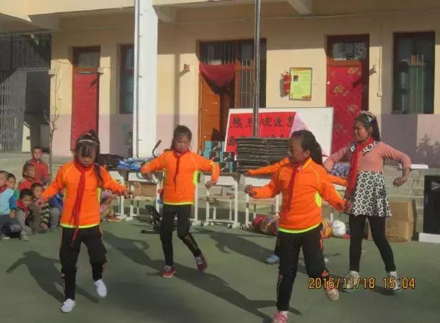 汽车公益活动爱心传递,吉利火星慈善助学爱心捐款晚会