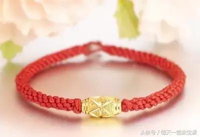 本命年要戴什么属相的首饰,本命年鸡年黄金首饰推荐