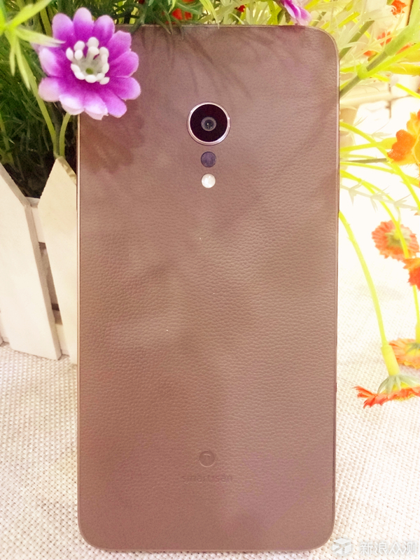 锤子m1是双扬声器吗,锤子m1刚出时多少钱