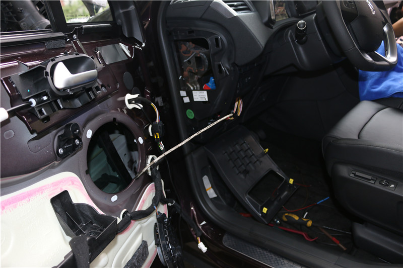 标致ds6怎么样,标致ds6倒车影像