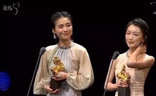 90后新星扮记者采访胡歌赵丽颖,采访胡歌谈到赵丽颖