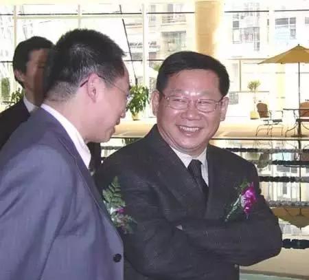 苏宁足球对恒大,足球真的仅仅是一项运动吗