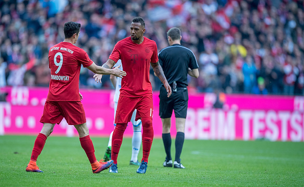 阿迪达斯皇马复古球衣,阿迪达斯全白皇马球衣