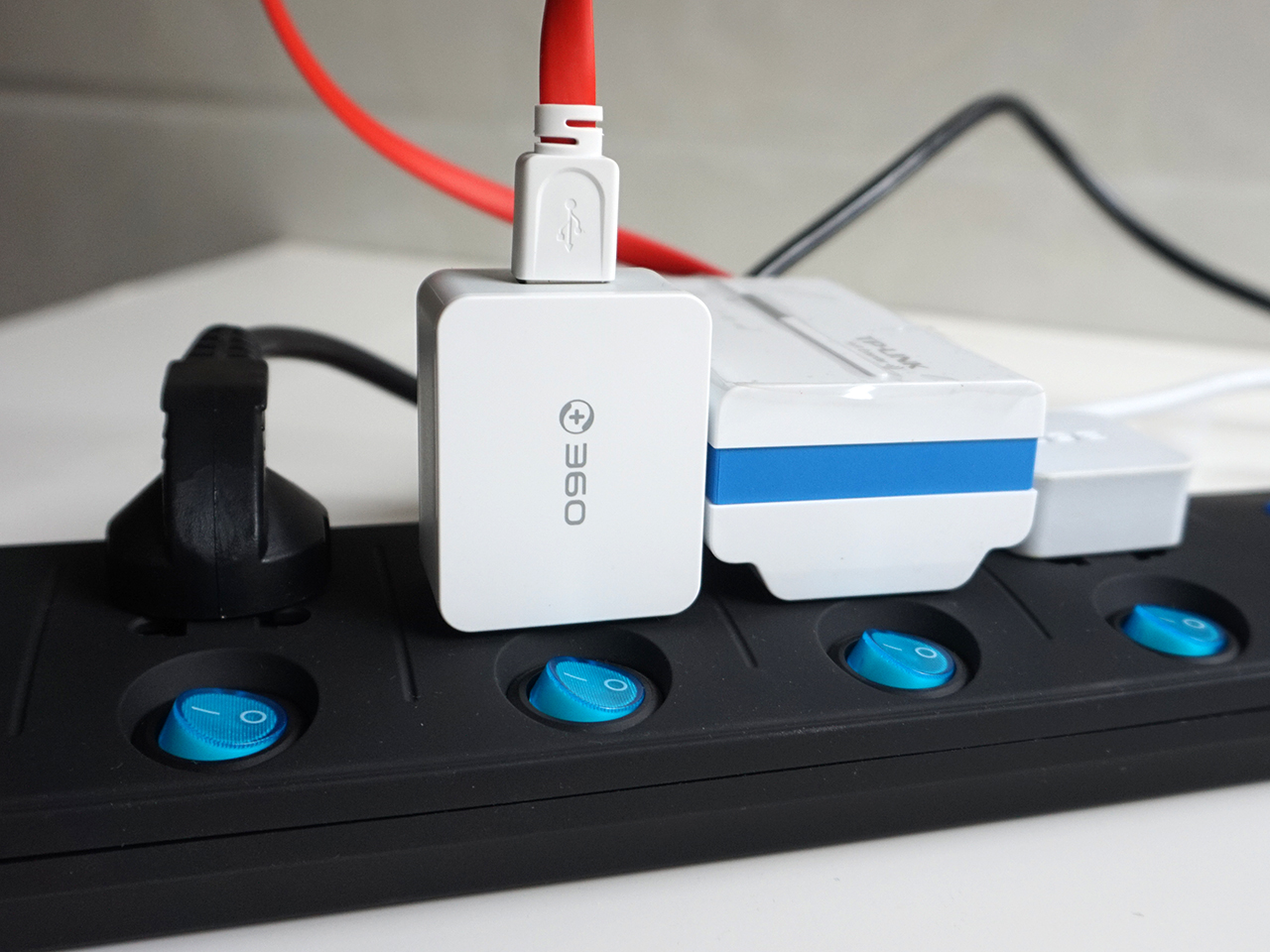 飞利浦居家神器,家里防护插座