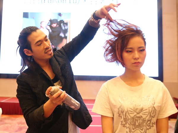 威娜携手MINX开启经营管理课程，发布EIMI上市秀