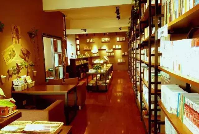 深冬的郑州，你需要这些书店帮你找回内心的平静和温暖