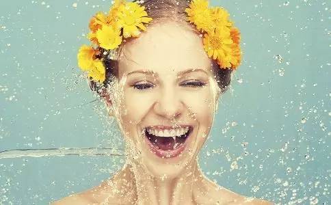 Madam问答室丨天天喷喷雾为什么越喷越干?