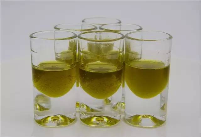 天冷橄榄油会结晶吗,橄榄油在常温下结晶是不是坏了