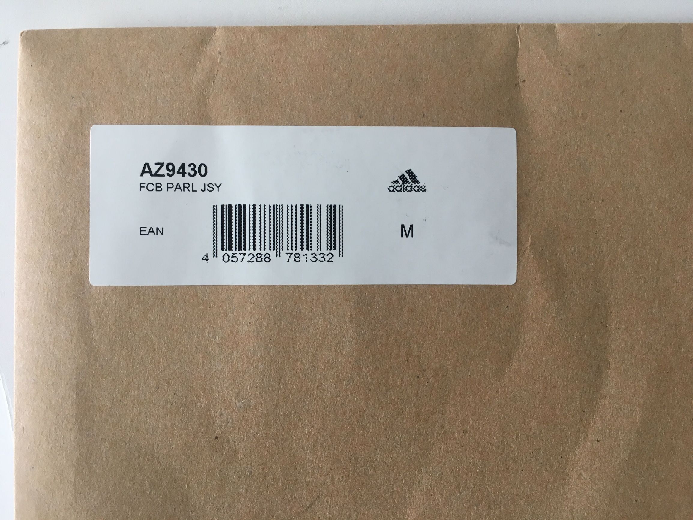 阿迪最新皇马球衣,阿迪达斯拜仁复古球衣