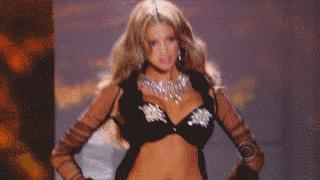 维密秀延续到了哪一年,公认最好看的一件维密秀