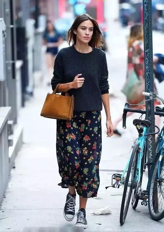 如何挑选毛衣款式,毛衣款式搭配颜色