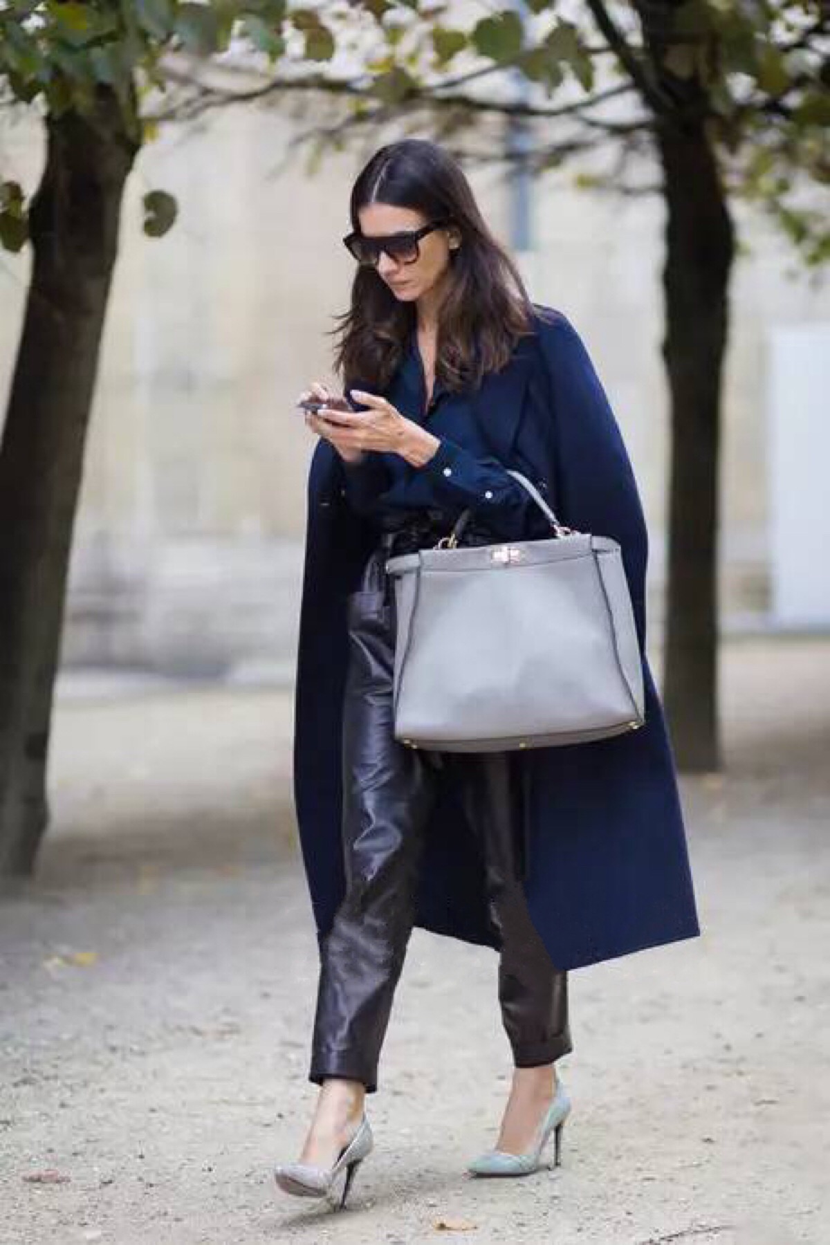 海军蓝上身超级显白,海军蓝深邃蓝