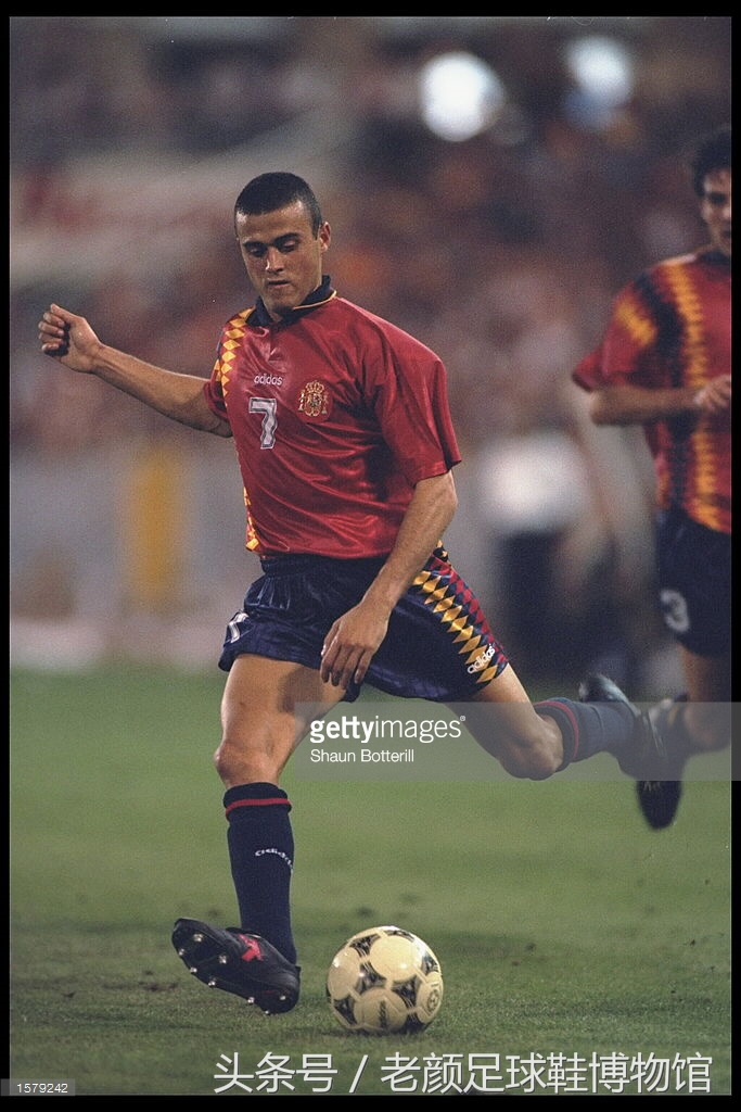 西班牙足球鞋便宜,西班牙足球鞋怎么样