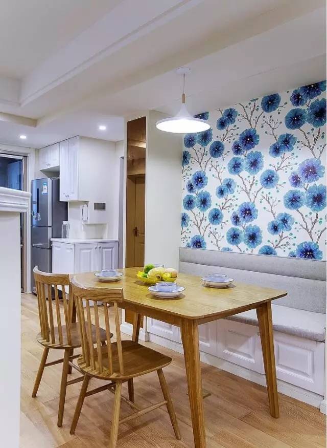 电视隔断墙现代轻奢小户型,客厅与餐厅隔断双面电视柜图