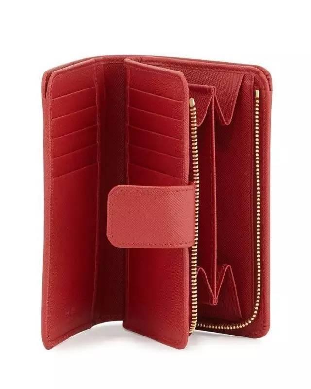 prada买哪个最有性价比,1000多买prada