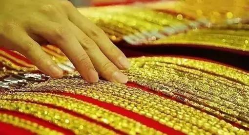 容易过敏的人戴什么饰品,佩戴饰品过敏处理