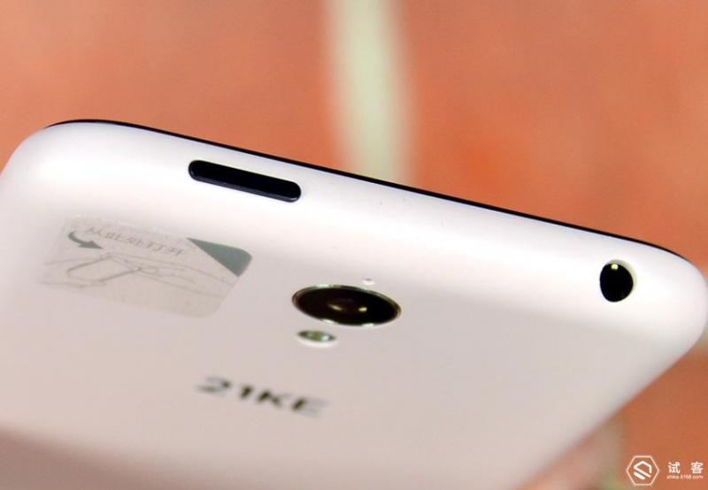 谁说“老人机”不时尚,21克手机给父母最温馨的时尚体验