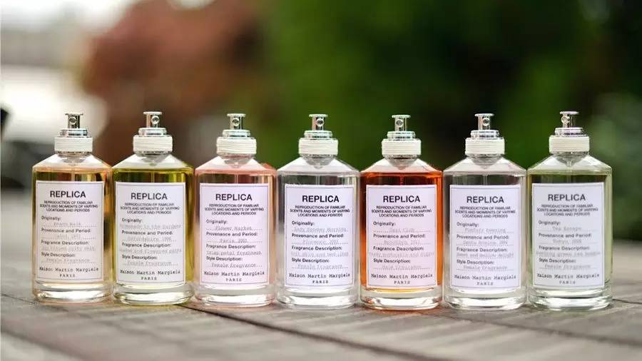 一见倾心一吻定情,一吻定情