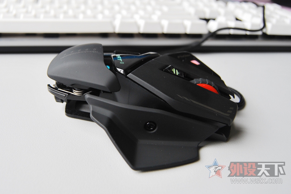 「烧友评测」理工男的玩具——美加狮MadCatzR.A.T.8鼠标评测