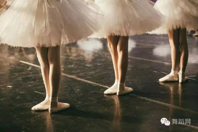 如何学习跳舞才能成为专业舞蹈,想学舞蹈怎么了解舞蹈课程