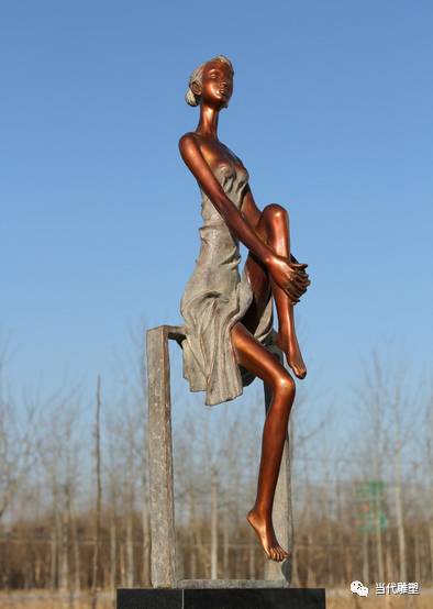 雕塑家章华,青春之歌章华雕塑作品展览