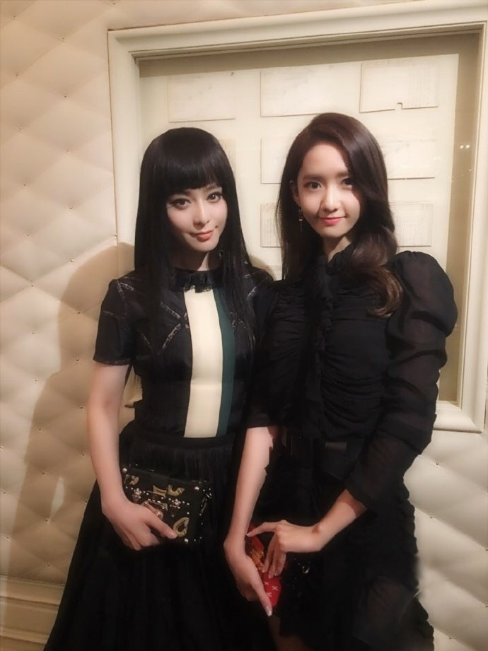 宋茜和周冬雨街拍,宋茜周冬雨穿衣搭配