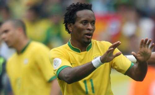 效力过皇马拜仁的球员有哪些,36岁的他依然坚持踢球