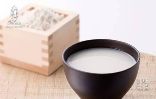 处女的口水酒你都不敢喝敢说你是绅士,口嚼酒的味道我知道!