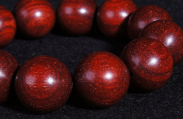 怎么样让手串变得又黑又亮,手串有点黑怎么弄白