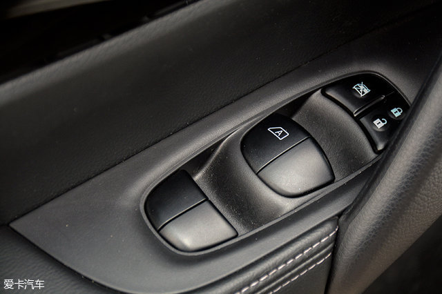 爱卡汽车,逍客经典2.0舒适版上路测试