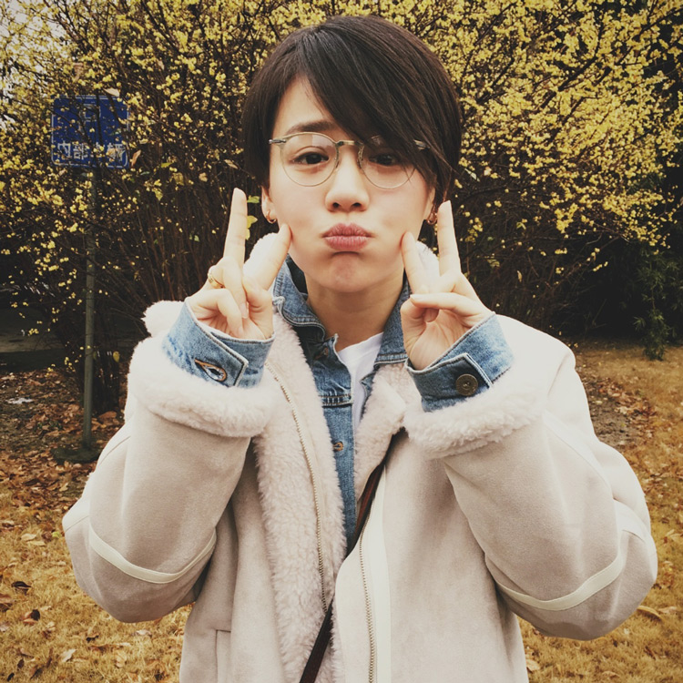 脸长额头高适合什么发型男生,额头高脸圆胖适合什么发型