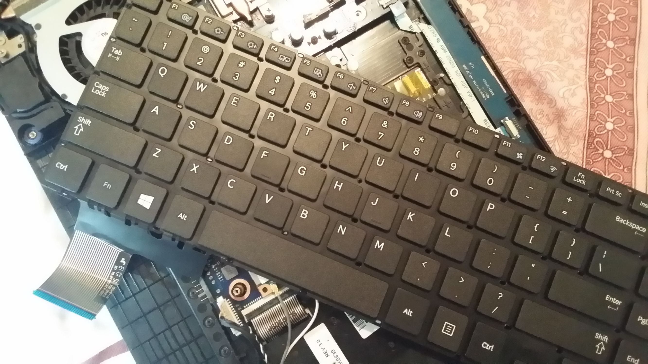 笔记本换键盘傻瓜式,自己在家如何更换笔记本键盘