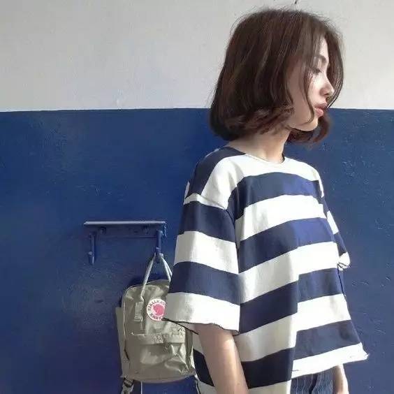 蓬松烫卷打造的这几款中短发造型，让女明星们一夜间都组团去剪了