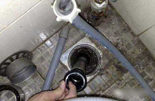 如何解决卫生间返臭的问题,卫生间马桶反臭