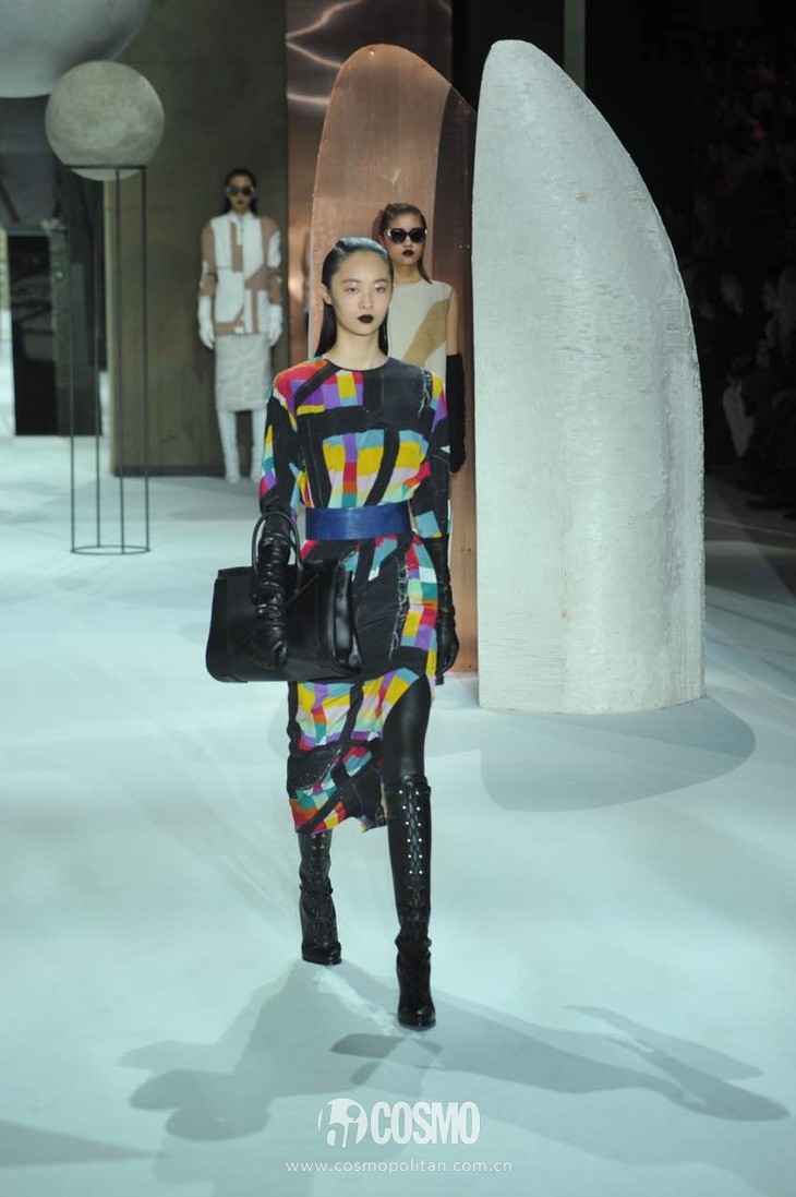 唐嫣江疏影同款,唐嫣江疏影穿搭图片