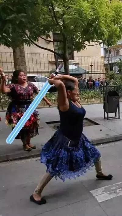 战斗民族大妈玩ak47,战斗民族的大妈有多强悍