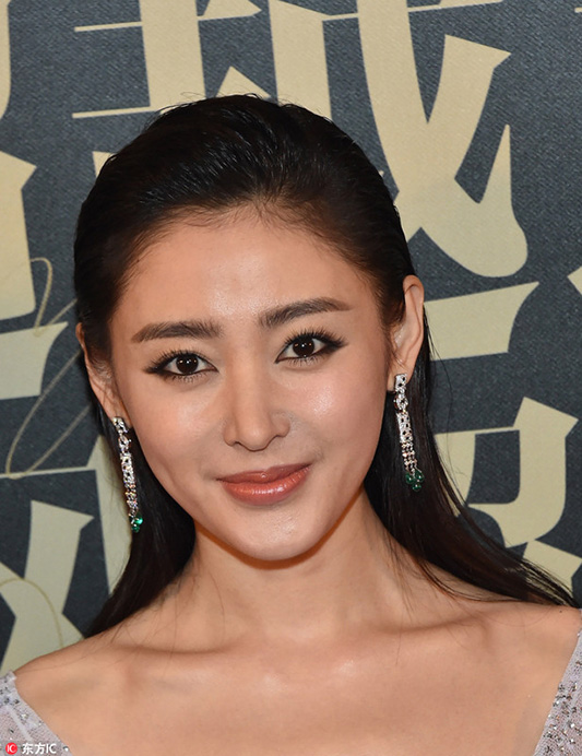 杨幂宋茜热巴现场比柔韧性,杨幂宋茜孟美岐